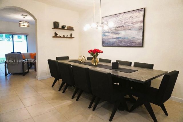 3280 W 92nd Pl, Hialeah, FL 33018