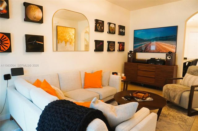 3280 W 92nd Pl, Hialeah, FL 33018