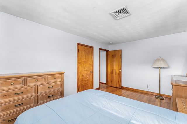 14 Tomahawk Dr, Tewksbury, MA 01876