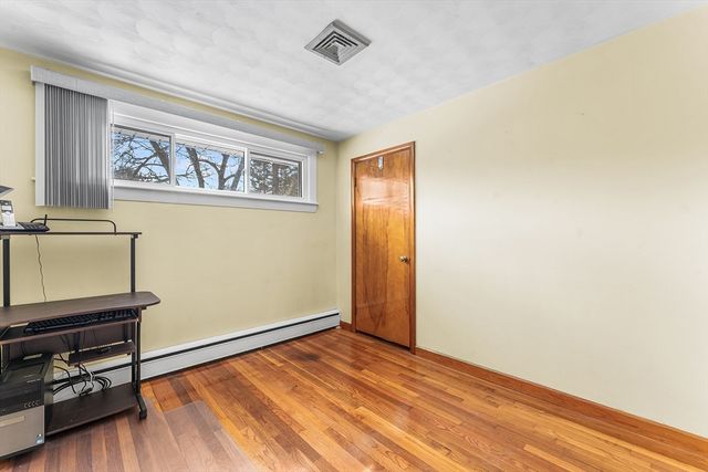 14 Tomahawk Dr, Tewksbury, MA 01876