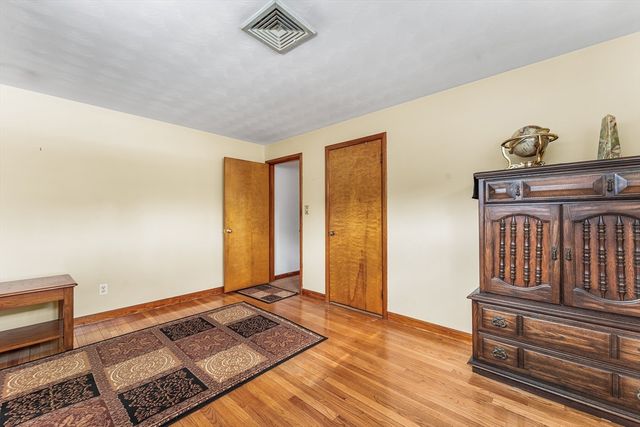 14 Tomahawk Dr, Tewksbury, MA 01876