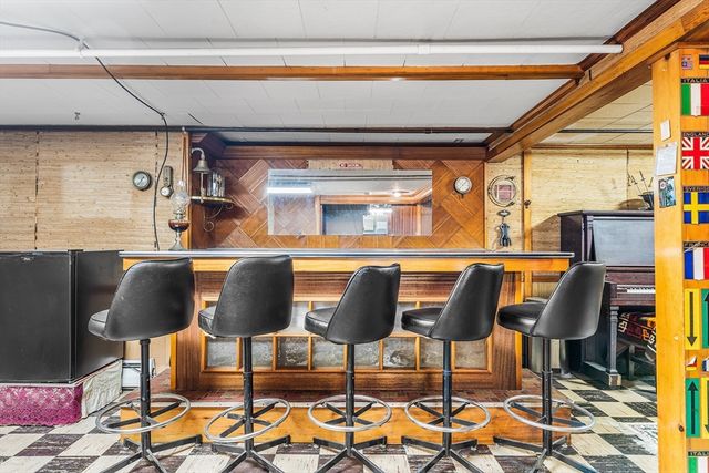 14 Tomahawk Dr, Tewksbury, MA 01876