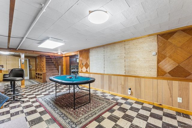 14 Tomahawk Dr, Tewksbury, MA 01876