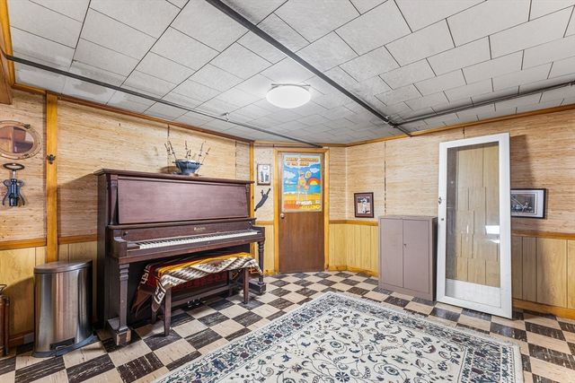 14 Tomahawk Dr, Tewksbury, MA 01876