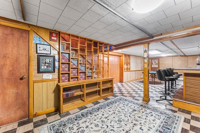 14 Tomahawk Dr, Tewksbury, MA 01876