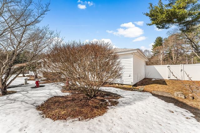 14 Tomahawk Dr, Tewksbury, MA 01876