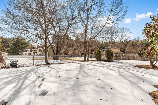 14 Tomahawk Dr, Tewksbury, MA 01876