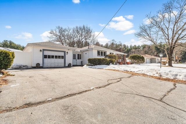 14 Tomahawk Dr, Tewksbury, MA 01876