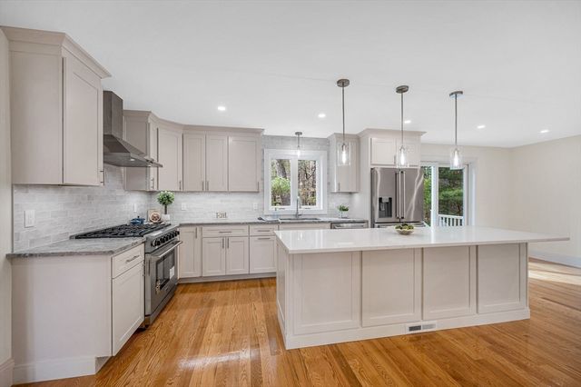 23 Pomfret Rd, Wilmington, MA 01887