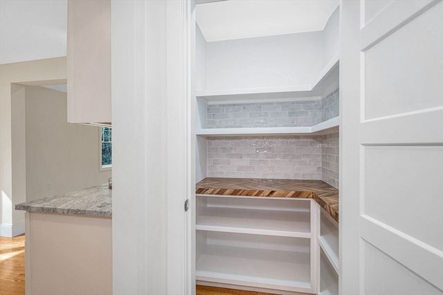 23 Pomfret Rd, Wilmington, MA 01887