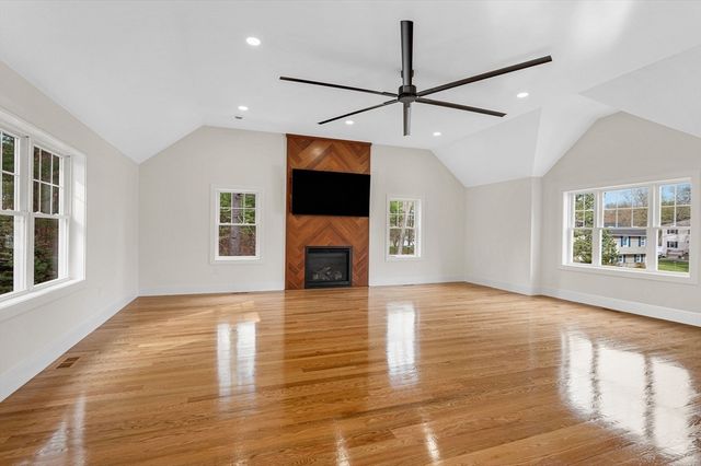 23 Pomfret Rd, Wilmington, MA 01887