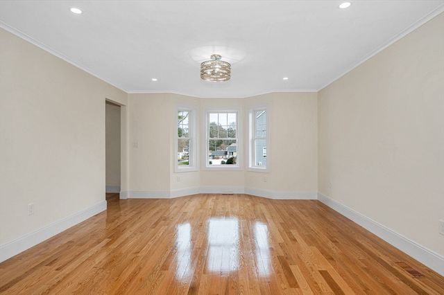 23 Pomfret Rd, Wilmington, MA 01887