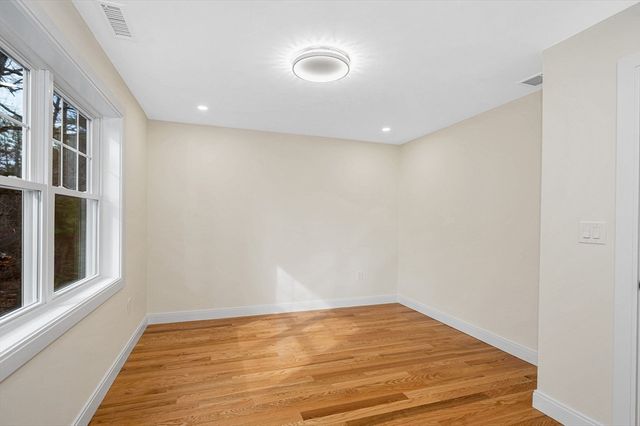 23 Pomfret Rd, Wilmington, MA 01887