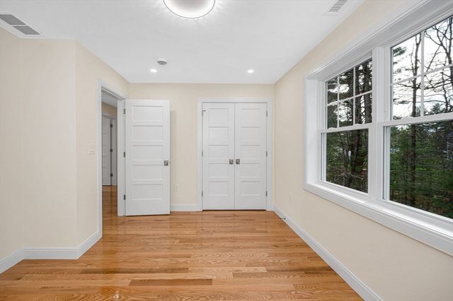 23 Pomfret Rd, Wilmington, MA 01887