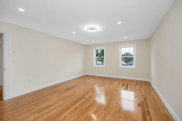 23 Pomfret Rd, Wilmington, MA 01887