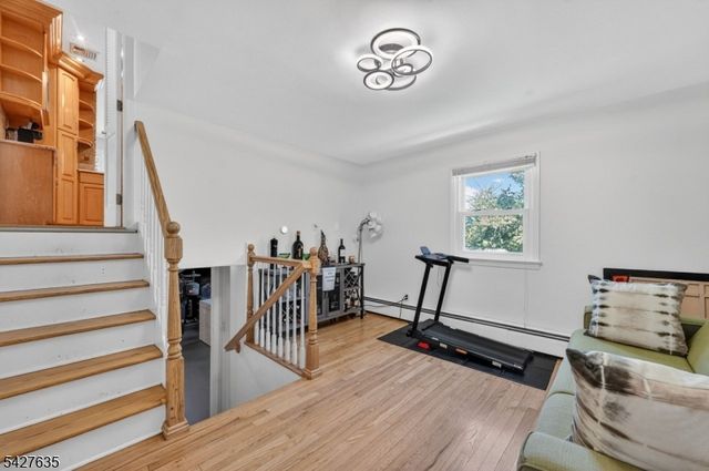 271 E Mount Pleasant Ave, Livingston Twp., NJ 07039