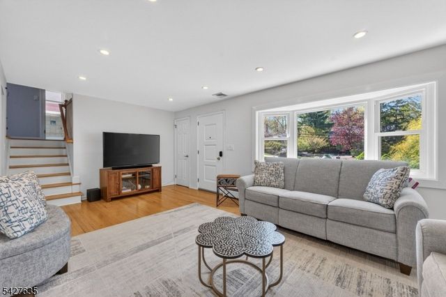 271 E Mount Pleasant Ave, Livingston Twp., NJ 07039