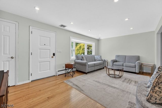 271 E Mount Pleasant Ave, Livingston Twp., NJ 07039