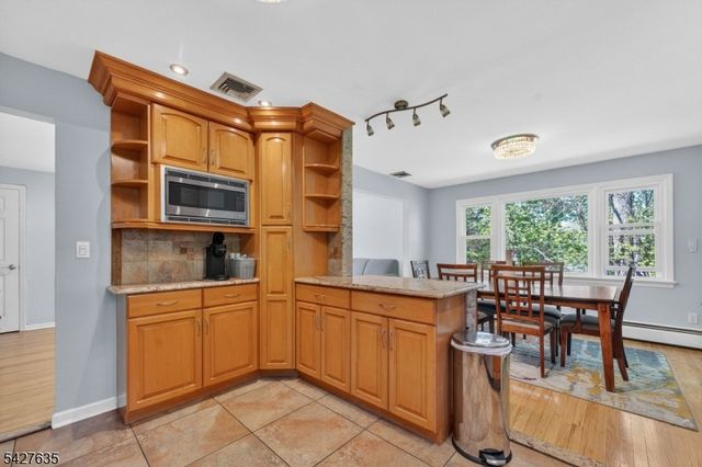 271 E Mount Pleasant Ave, Livingston Twp., NJ 07039