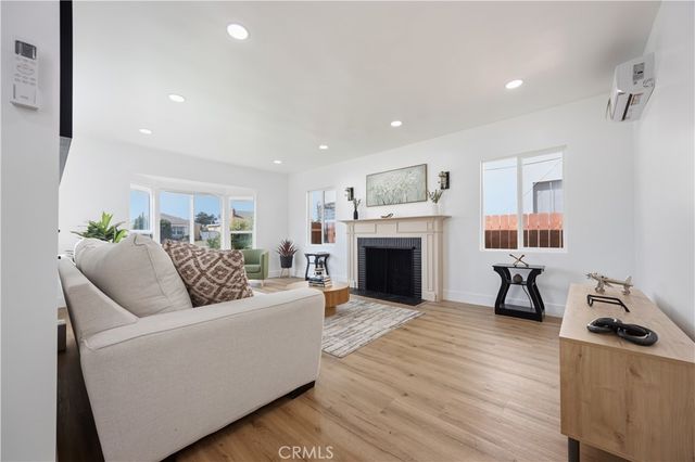 733 W 108th Street, Los Angeles, CA 90044