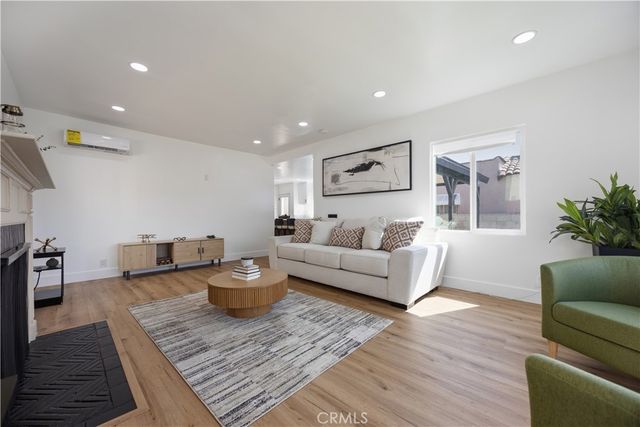 733 W 108th Street, Los Angeles, CA 90044