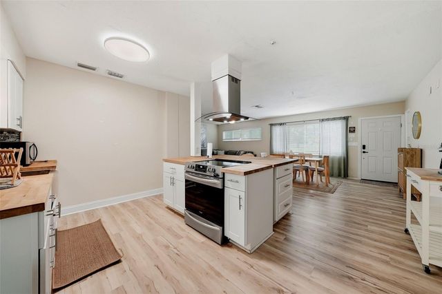 2489 58TH STREET N, St Petersburg, FL 33710