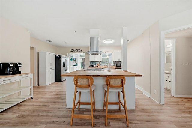 2489 58TH STREET N, St Petersburg, FL 33710