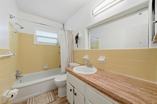 2489 58TH STREET N, St Petersburg, FL 33710
