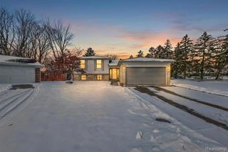 37959 Streamview Drive, Sterling Heights, MI 48312