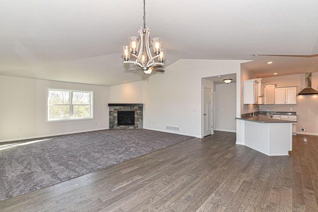 302 Trailview CROSSING, Waterford, WI 53185
