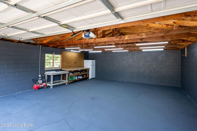 505 Westwood Dr, Louisville, KY 40243