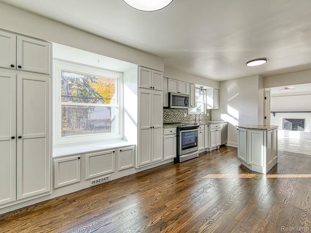 1790 Evergreen Street, Trenton, MI 48183