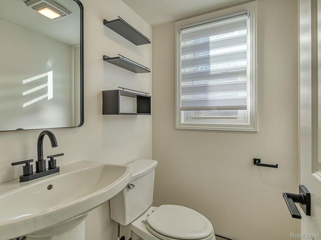 1790 Evergreen Street, Trenton, MI 48183