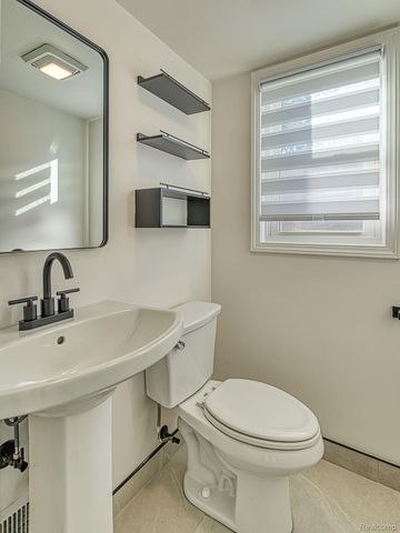 1790 Evergreen Street, Trenton, MI 48183