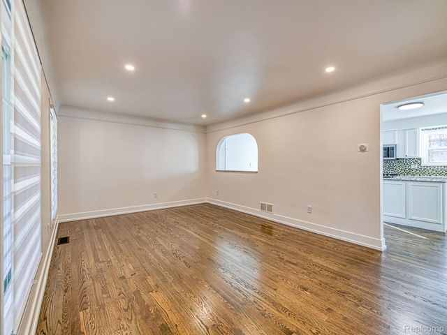 1790 Evergreen Street, Trenton, MI 48183