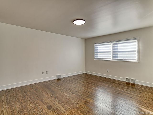 1790 Evergreen Street, Trenton, MI 48183