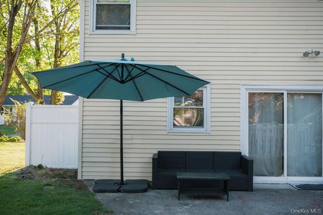 10 Cambridge Drive, Red Hook, NY 12571