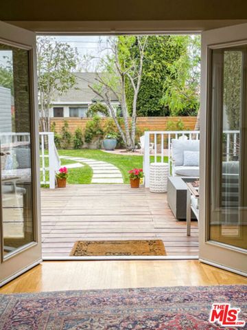 934 S Dunsmuir Avenue, Los Angeles, CA 90036