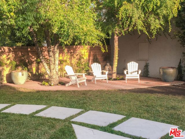 934 S Dunsmuir Avenue, Los Angeles, CA 90036