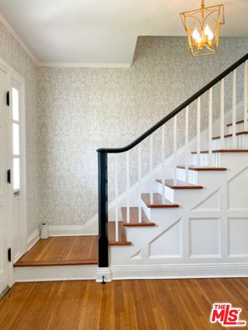 934 S Dunsmuir Avenue, Los Angeles, CA 90036