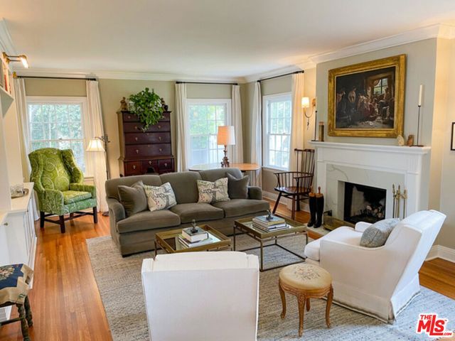 934 S Dunsmuir Avenue, Los Angeles, CA 90036