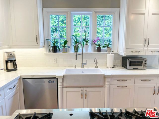 934 S Dunsmuir Avenue, Los Angeles, CA 90036