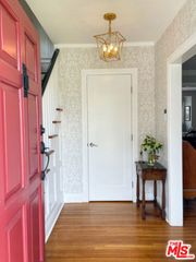 934 S Dunsmuir Avenue, Los Angeles, CA 90036