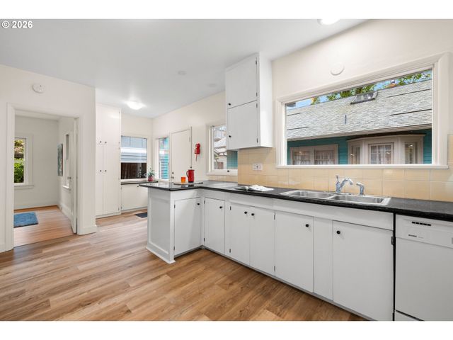 3344 Ne 18th Ave, Portland, OR 97212