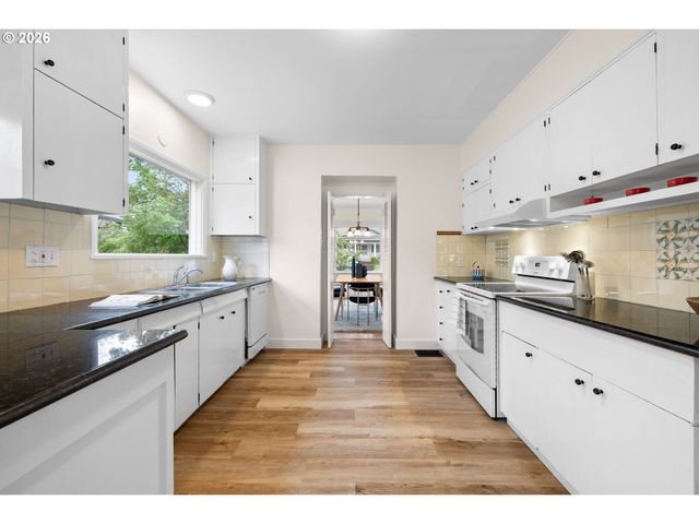 3344 Ne 18th Ave, Portland, OR 97212