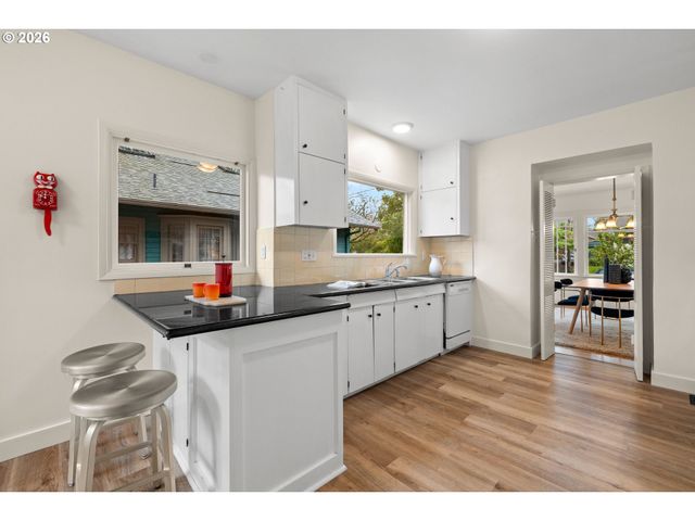 3344 Ne 18th Ave, Portland, OR 97212