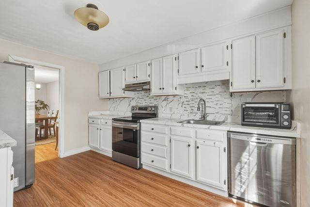 3 Seaborn Place 3, Lexington, MA 02420