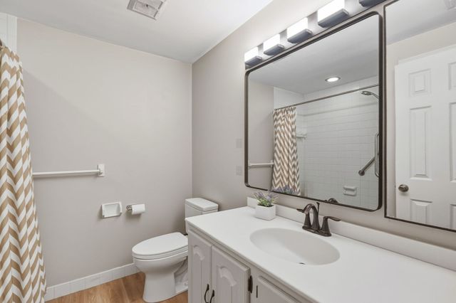 3 Seaborn Place 3, Lexington, MA 02420