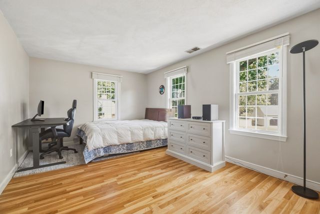 3 Seaborn Place 3, Lexington, MA 02420
