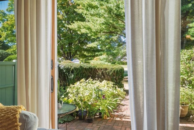 3 Seaborn Place 3, Lexington, MA 02420